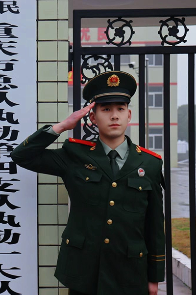 黎睿谦